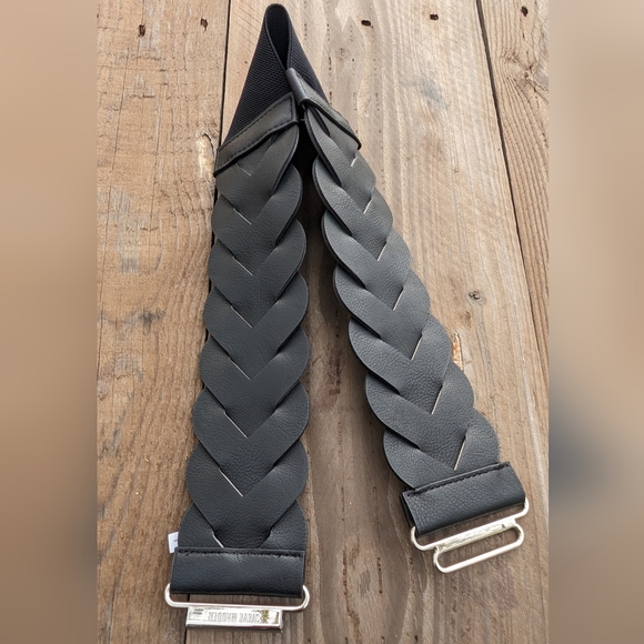 Steve Madden Belt 28 inches long - Picture 4 of 5